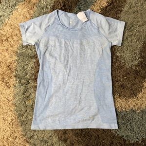 Dri-Fit NIKE workout shirt 🏋🏽‍♀️